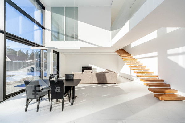 Снять  коттедж